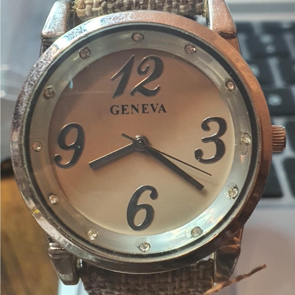 🦋10/$20🦋 Geneva 11541 Silver/Tan/Camouflage Nylon Women's Watch - Picture 1 of 4